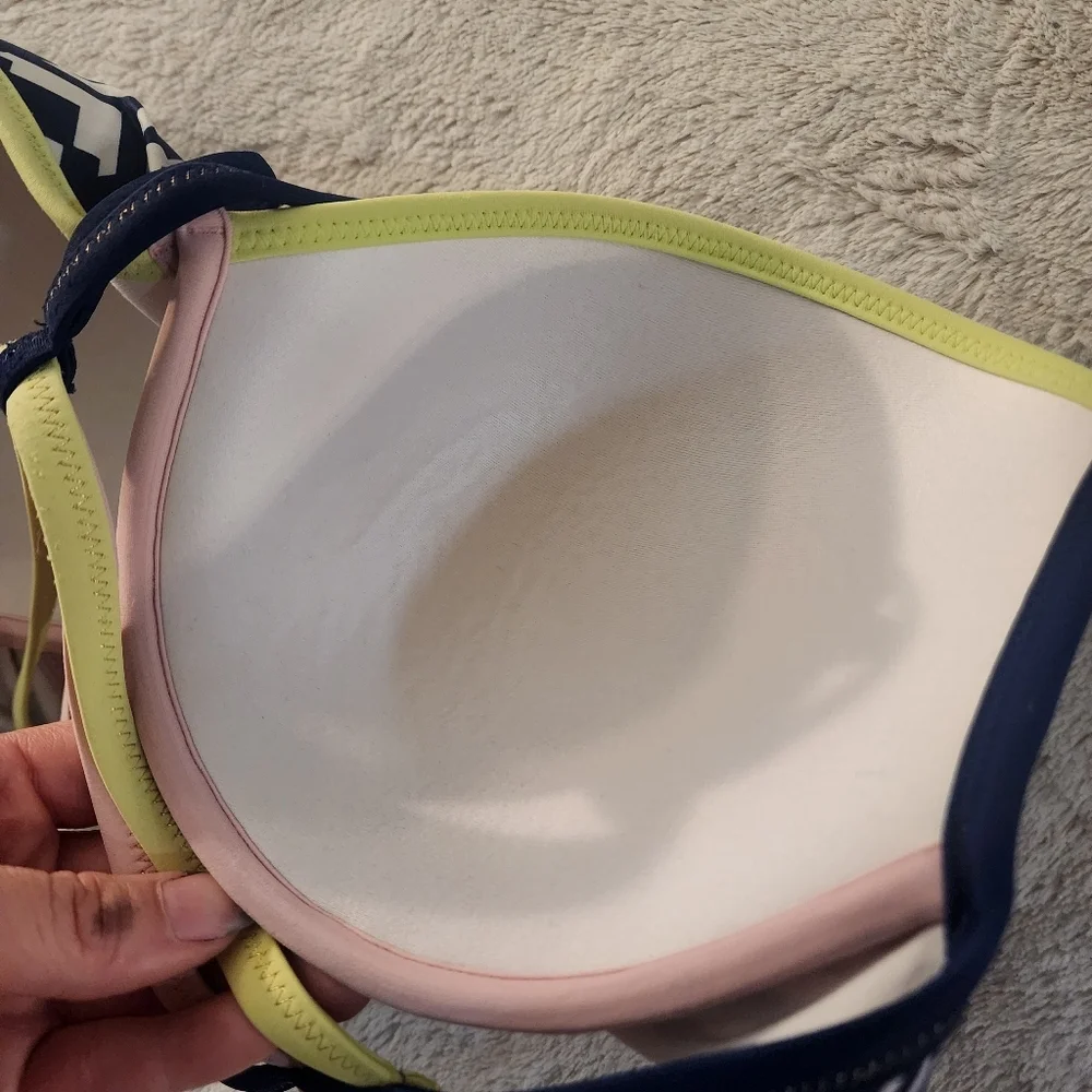 VS Bikini Top- 36DD - Picture 5 of 11